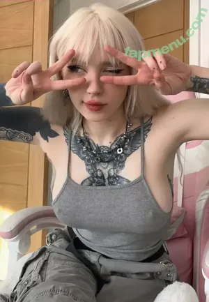 Pale Snow White / pale.snow.white nude photo #0125