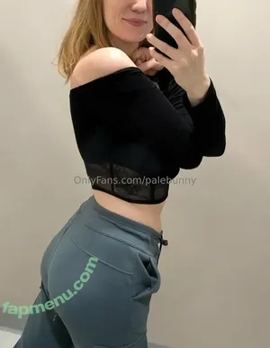 palebunny / hernameislau nude photo #0009