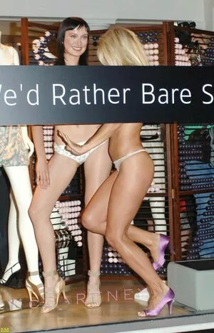 Pamela Anderson / mepamelaanderson / pamelaanderson nude photo #0310