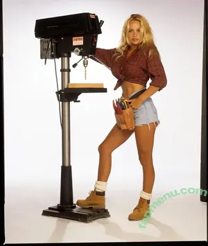 Pamela Anderson / mepamelaanderson / pamelaanderson nude photo #0885