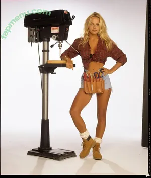 Pamela Anderson / mepamelaanderson / pamelaanderson nude photo #0888