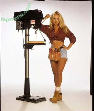 Pamela Anderson / mepamelaanderson / pamelaanderson nude photo #0910