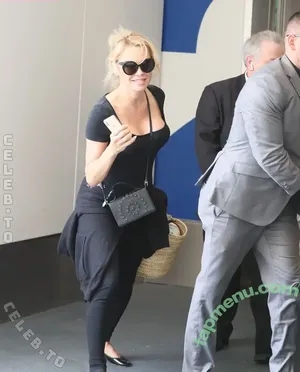 Pamela Anderson / mepamelaanderson / pamelaanderson / pamelaandersonfoundation nude photo #0997