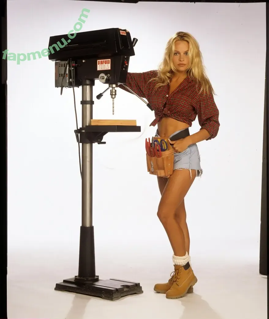 Pamela Anderson nude photo #0886 (mepamelaanderson / pamelaanderson)