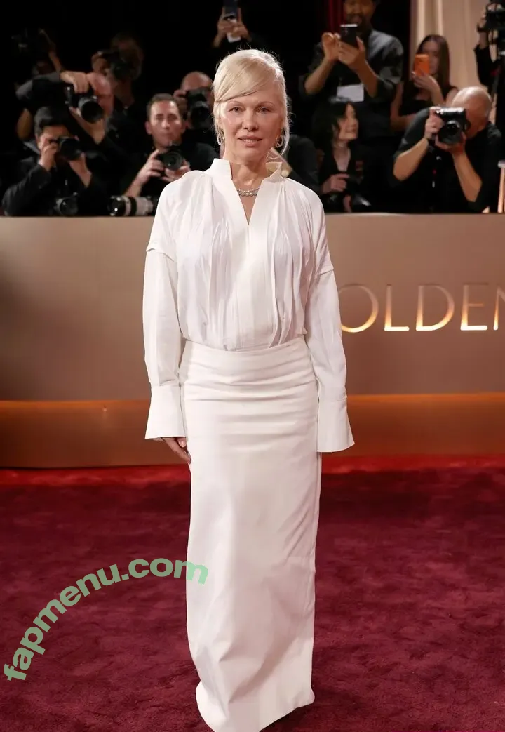 Pamela Anderson nude photo #1086 (mepamelaanderson / pamelaanderson / pamelaandersonfoundation)