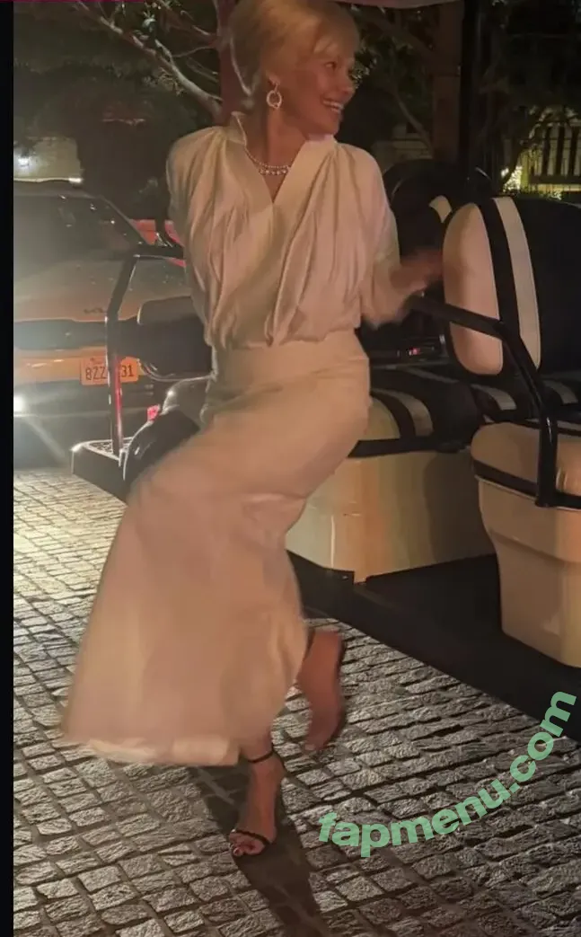 Pamela Anderson nude photo #1099 (mepamelaanderson / pamelaanderson / pamelaandersonfoundation)