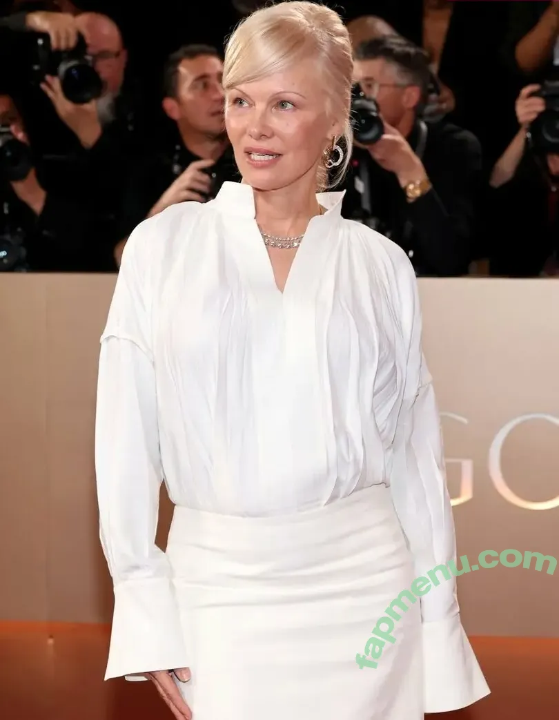 Pamela Anderson nude photo #1111 (mepamelaanderson / pamelaanderson / pamelaandersonfoundation)