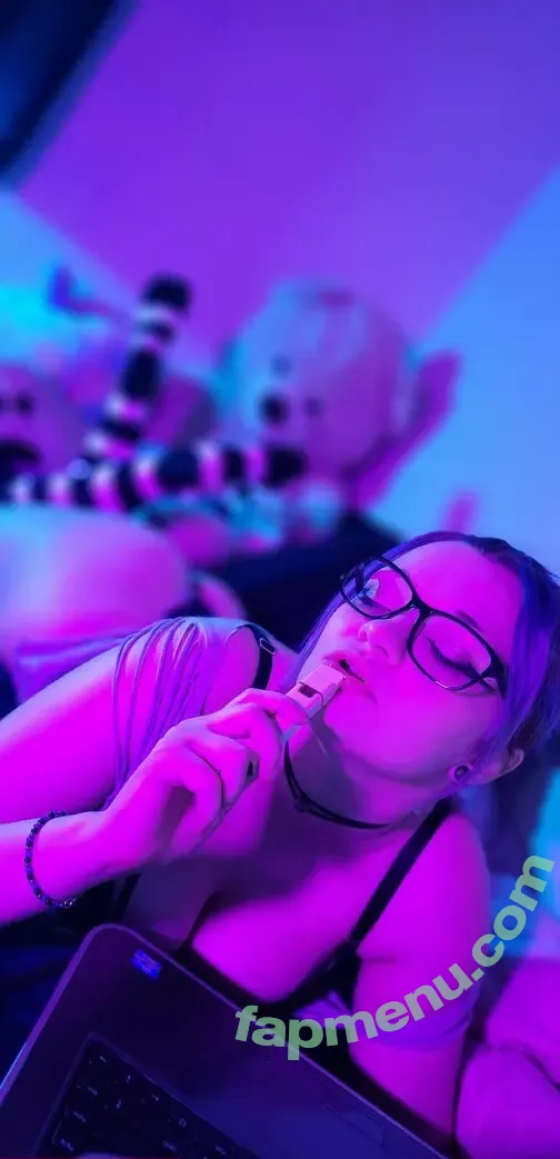 panicked_pixi nude photo #0008 (panickedpixie)