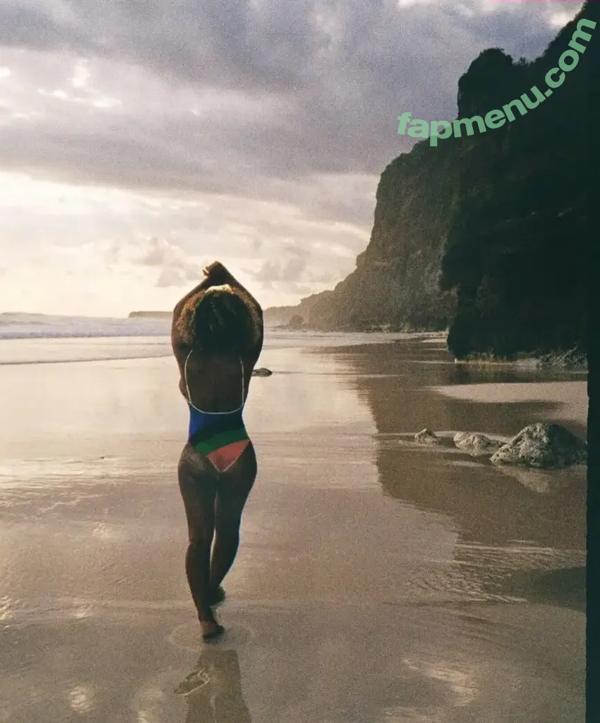 Paola Locatelli nude photo #0477 (Paola Lct / paolalct)