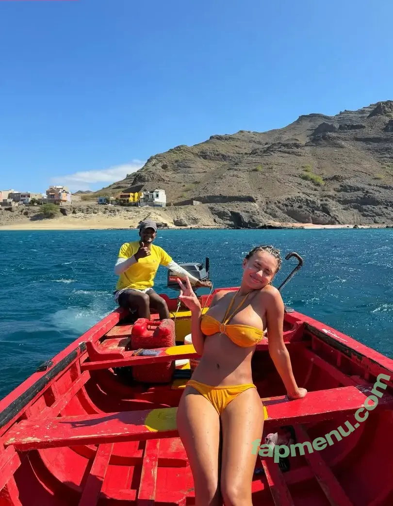 Paola Locatelli nude photo #0490 (Paola Lct / paolalct)