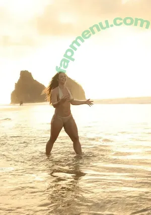 Paolla Oliveira / paollaoliveirareal / paulinhamissbumbum nude photo #1207