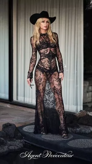 Paris Hilton / parishilton nude photo #1324