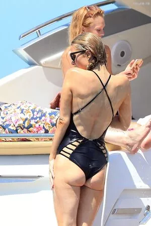 Paris Hilton / parishilton nude photo #1744