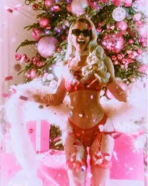 Paris Hilton / parishilton nude photo #1807