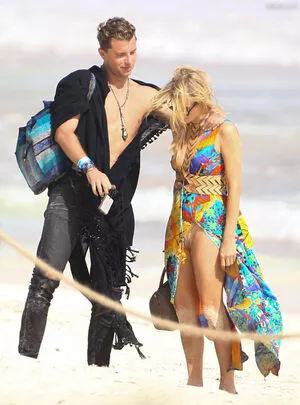 Paris Hilton / parishilton nude photo #1853