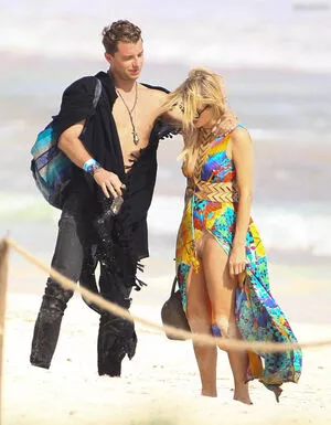 Paris Hilton / parishilton nude photo #1857