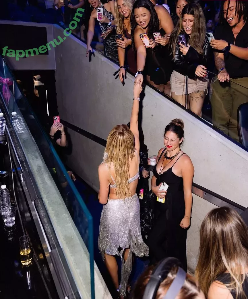 Paris Hilton nude photo #1407 (parishilton)