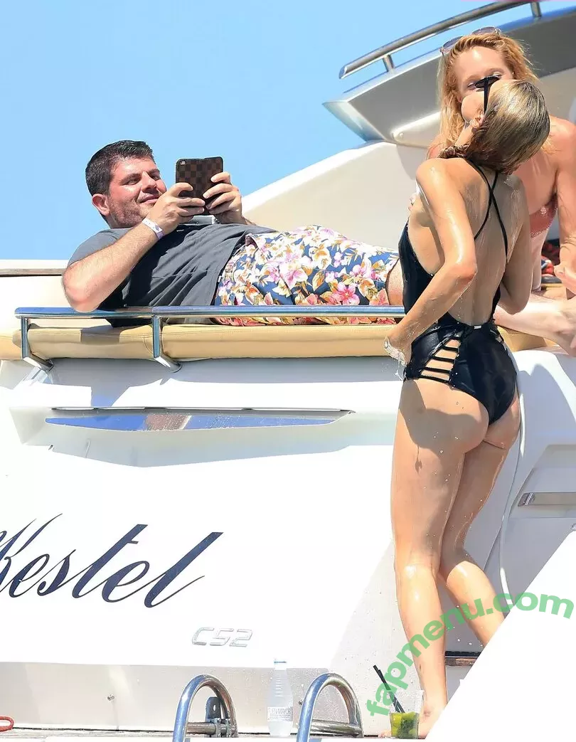 Paris Hilton nude photo #1746 (parishilton)