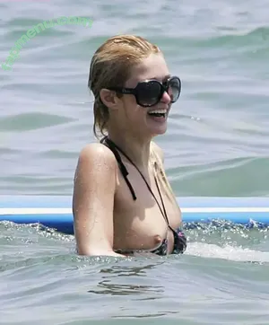 Paris Hilton / parishilton nude photo #2055