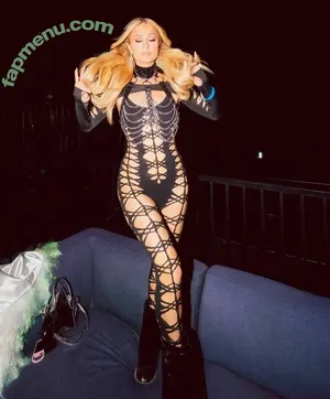 Paris Hilton / parishilton nude photo #2143