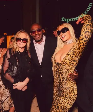 Paris Hilton / parishilton nude photo #2425