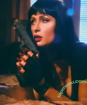 Paris Hilton / parishilton nude photo #2430