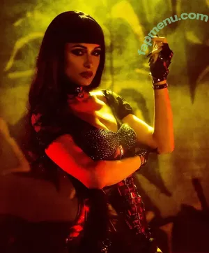 Paris Hilton / parishilton nude photo #2471