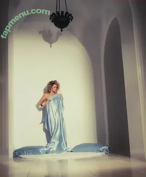 Paris Hilton / parishilton nude photo #2487