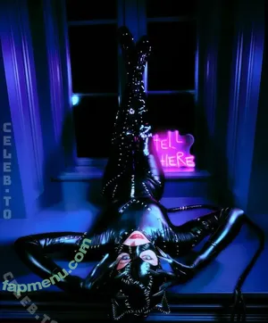 Paris Hilton / parishilton nude photo #2584