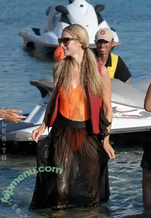 Paris Hilton / parishilton nude photo #2593