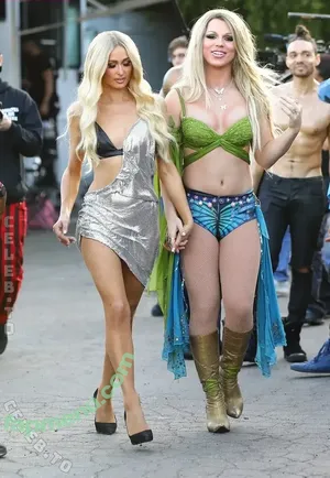 Paris Hilton / parishilton nude photo #2616