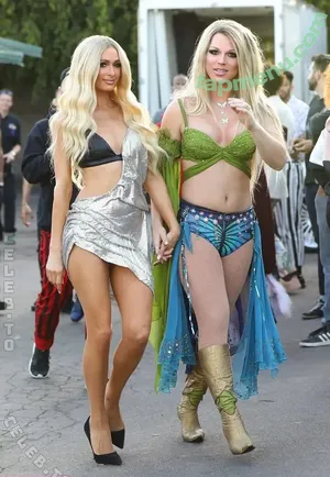 Paris Hilton / parishilton nude photo #2620