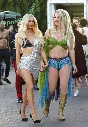 Paris Hilton / parishilton nude photo #2622