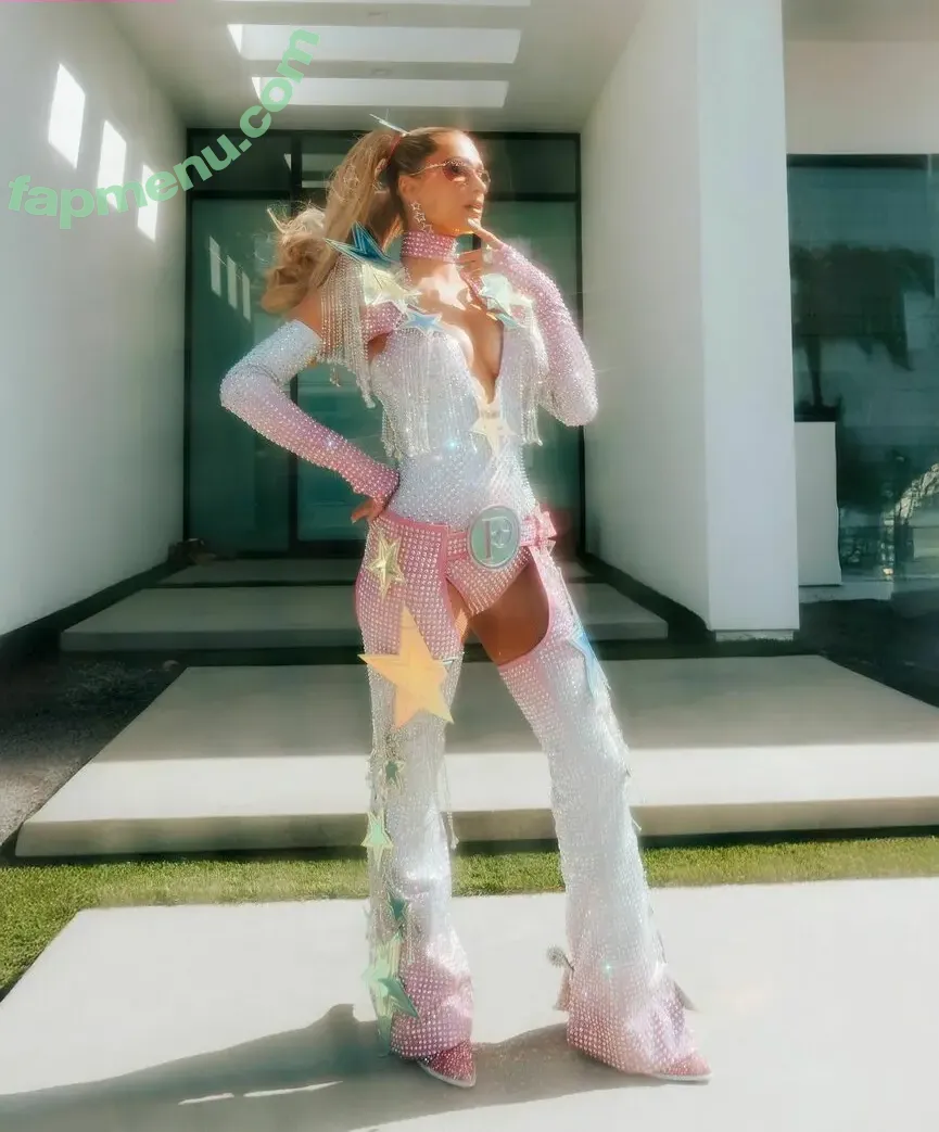 Paris Hilton nude photo #2194 (parishilton)