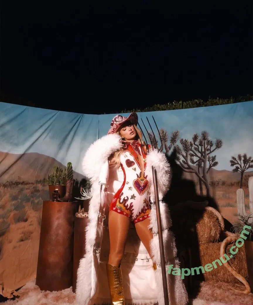 Paris Hilton nude photo #2209 (parishilton)