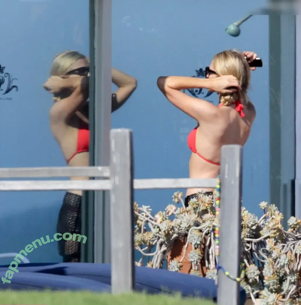 Paris Hilton nude photo #2239 (parishilton)