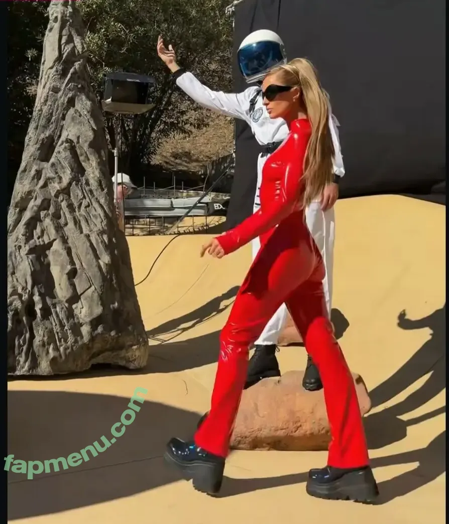 Paris Hilton nude photo #2439 (parishilton)