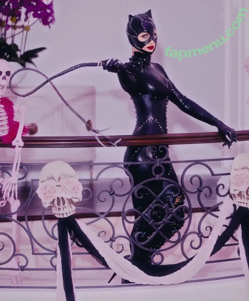 Paris Hilton nude photo #2463 (parishilton)