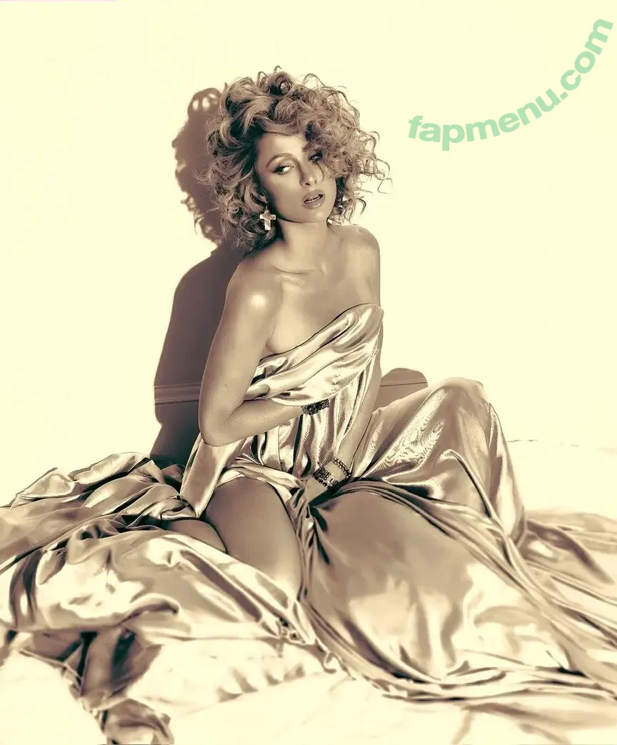 Paris Hilton nude photo #2489 (parishilton)