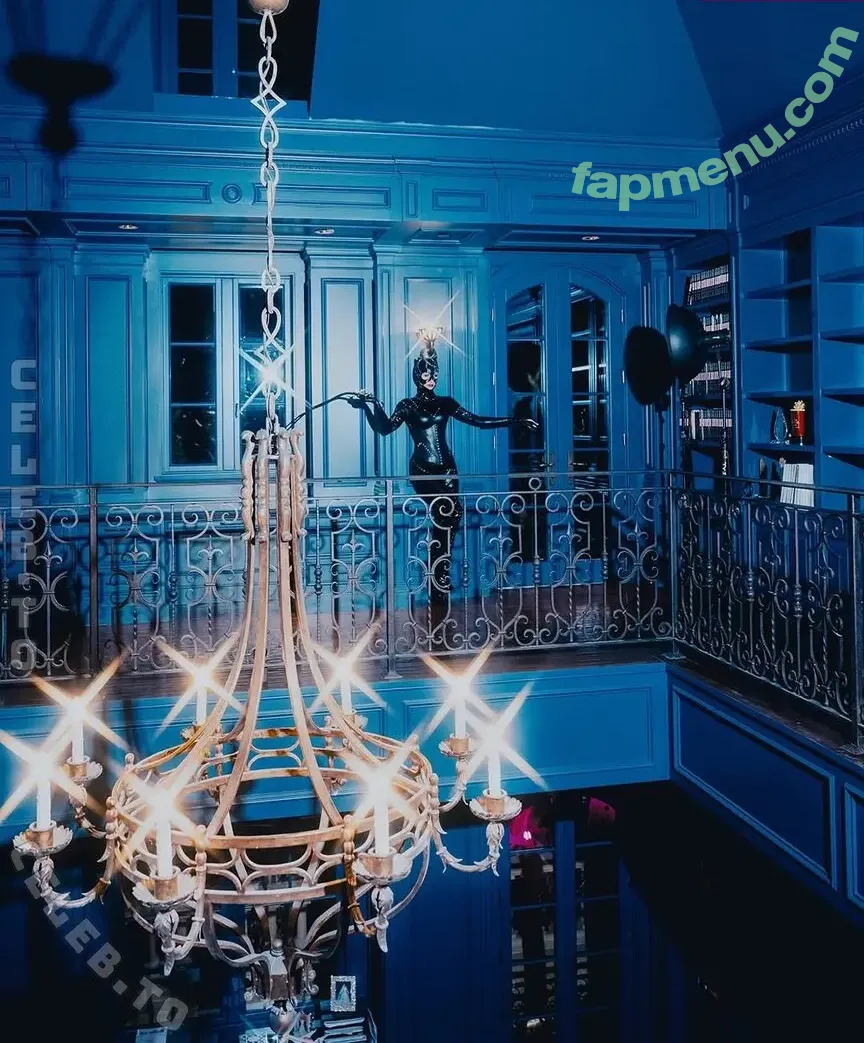 Paris Hilton nude photo #2583 (parishilton)