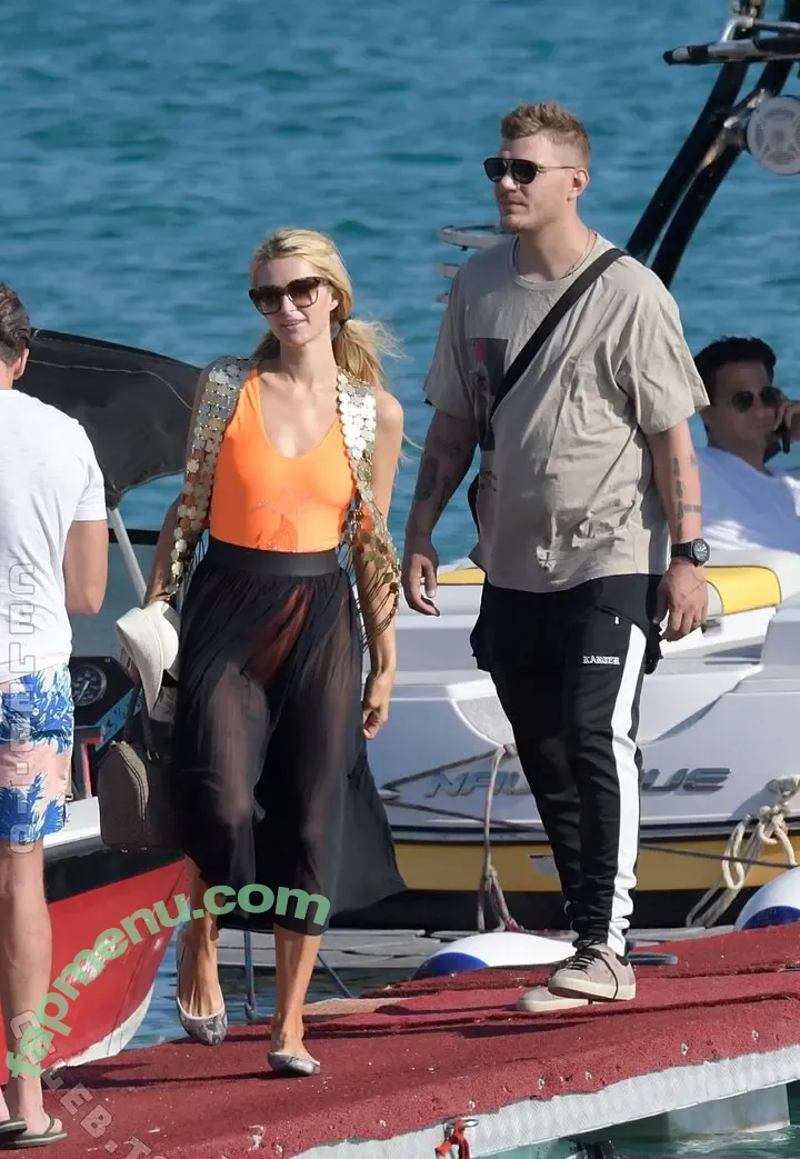 Paris Hilton nude photo #2605 (parishilton)