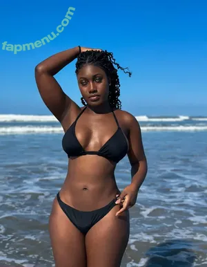 parislalouvre / museelouvre nude photo #0002