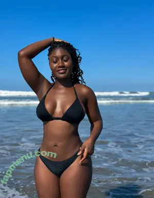 parislalouvre / museelouvre nude photo #0003