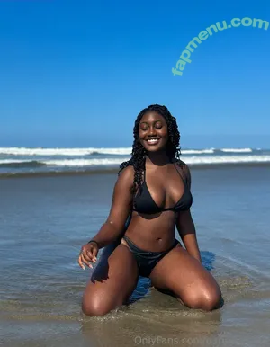 parislalouvre / museelouvre nude photo #0004