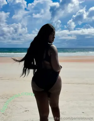 parislalouvre / museelouvre nude photo #0009