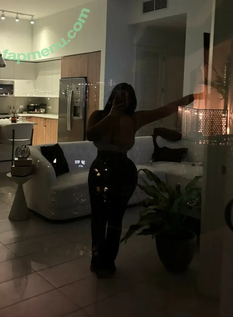 ParlayPrincesa nude photo #0077 (iriisileaa)