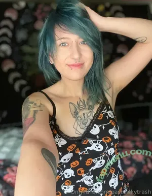 pastelskytrash / pastel.trash nude photo #0092
