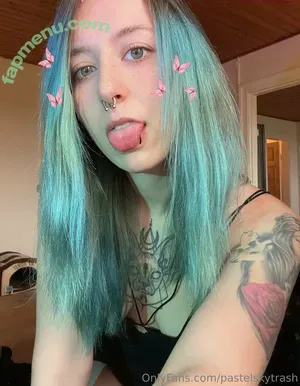 pastelskytrash / pastel.trash nude photo #0109
