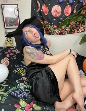 pastelskytrash / pastel.trash nude photo #0117