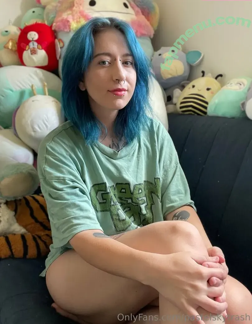 pastelskytrash nude photo #0087 (pastel.trash)